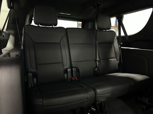 Used 2025 GMC Yukon XL Denali w/ Sun & Power Step Package image 54