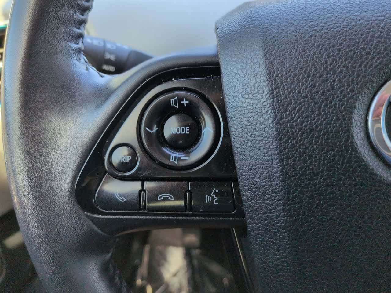 Certified 2021 Toyota Prius XLE FWD image 23