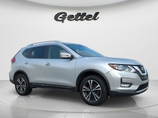 Used 2018 Nissan Rogue SL video 2