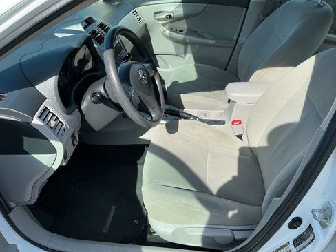 Used 2012 Toyota Corolla LE image 18