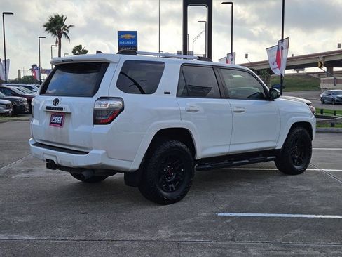 Used 2021 Toyota 4Runner SR5 Premium w/ Moonroof Package image 2