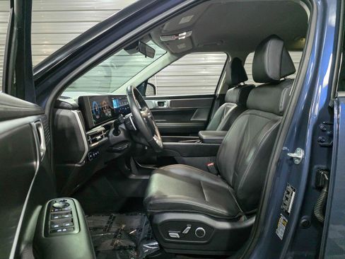 Used 2025 Hyundai Santa Fe SEL image 13