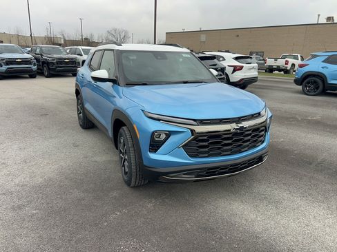New 2026 Chevrolet TrailBlazer ACTIV w/ Driver Confidence Package AWD/4WD image 2