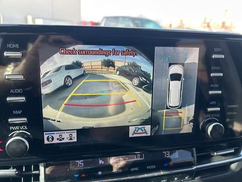 Used 2023 Toyota Sienna Platinum image 21