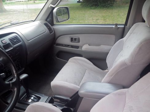 Used 2001 Toyota 4Runner SR5 RWD image 10