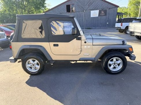 Used 2004 Jeep Wrangler X AWD/4WD image 4