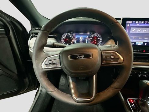 Used 2023 Jeep Compass Limited image 12