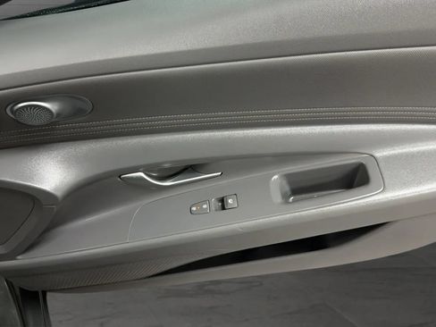 Used 2025 Hyundai Elantra Sport FWD image 18