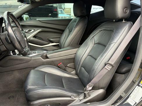 Used 2017 Chevrolet Camaro LT image 6