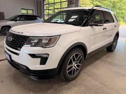 Used 2019 Ford Explorer Sport AWD/4WD image 4