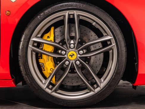 Used 2018 Ferrari 488 GTB RWD image 44