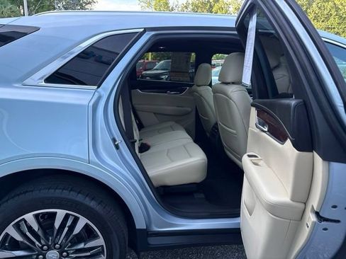Used 2017 Cadillac XT5 Premium Luxury FWD image 29