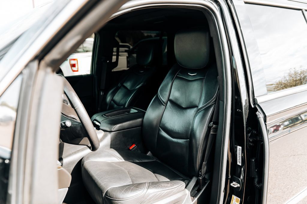 Used 2017 Cadillac Escalade Platinum AWD/4WD image 20