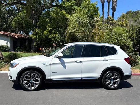 Used 2017 BMW X3 sDrive28i image 1