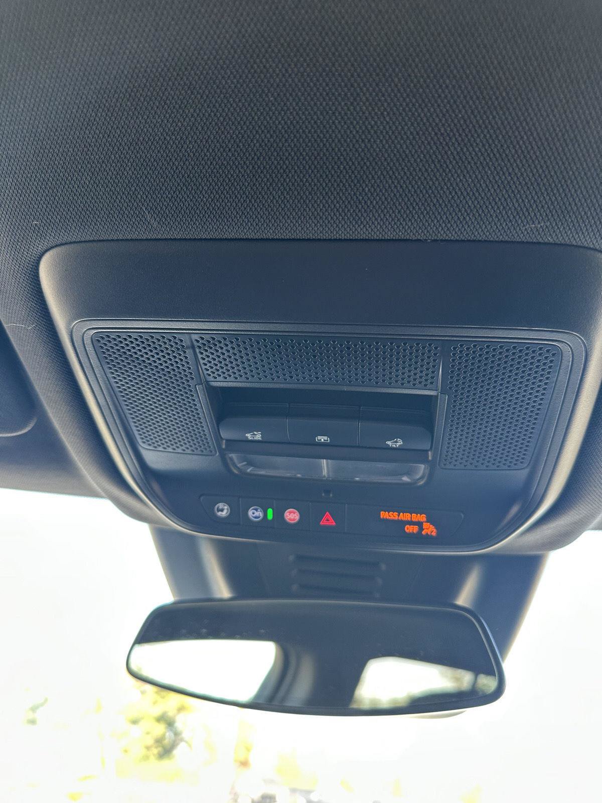 Certified 2025 Chevrolet Equinox EV LT w/ Convenience Package FWD image 33