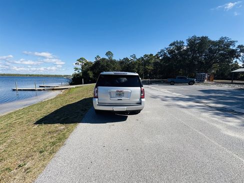 Used 2016 GMC Yukon SLT w/ Open Road Package image 5