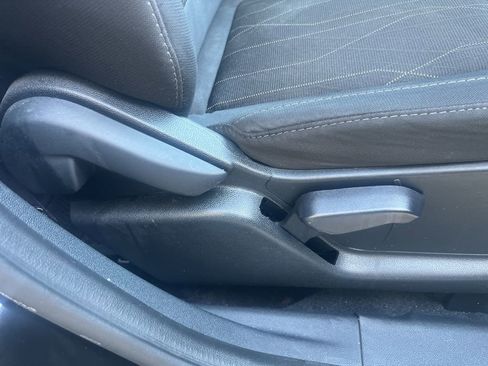 Used 2021 Ford EcoSport SE image 32