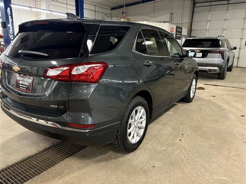 Used 2019 Chevrolet Equinox LT image 3
