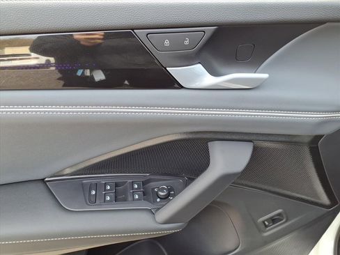 New 2026 Volkswagen Tiguan SEL R-Line image 8