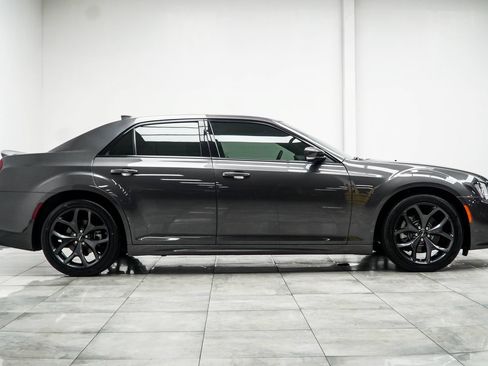 Used 2023 Chrysler 300 S w/ Comfort Group RWD image 7