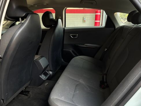 Used 2025 Kia K4 FWD image 11