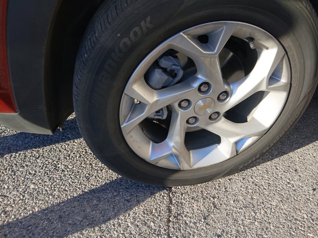 Used 2025 Chevrolet Trax LS w/ LS Convenience Package FWD image 3