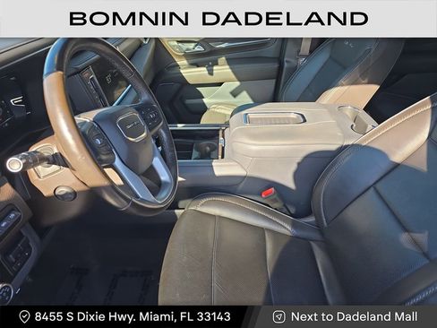 Used 2022 GMC Yukon XL Denali w/ Denali Premium Package image 20