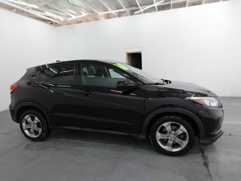 Certified 2017 Honda HR-V EX image 4