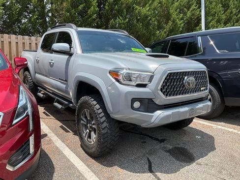 Used 2019 Toyota Tacoma TRD Sport AWD/4WD image 1