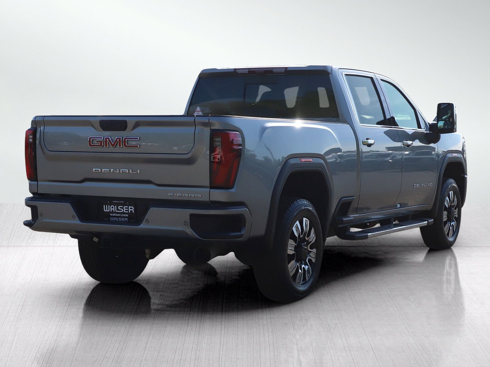 Used 2025 GMC Sierra 3500 Denali w/ Denali Reserve Package AWD/4WD image 4