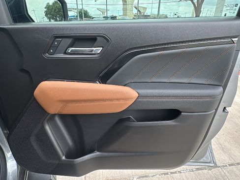 Used 2025 GMC Canyon AT4 AWD/4WD image 29