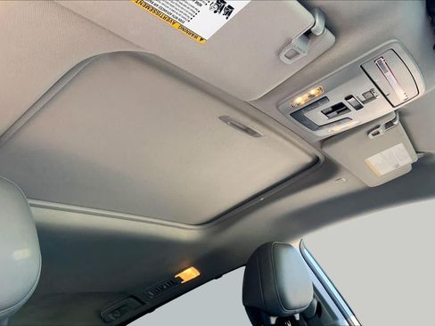 Used 2021 Toyota Sienna XLE FWD image 14