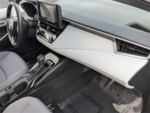 Used 2025 Toyota Corolla SE image 15