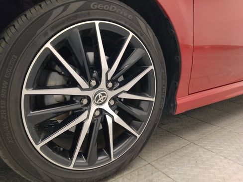 Used 2021 Toyota Camry SE FWD image 31