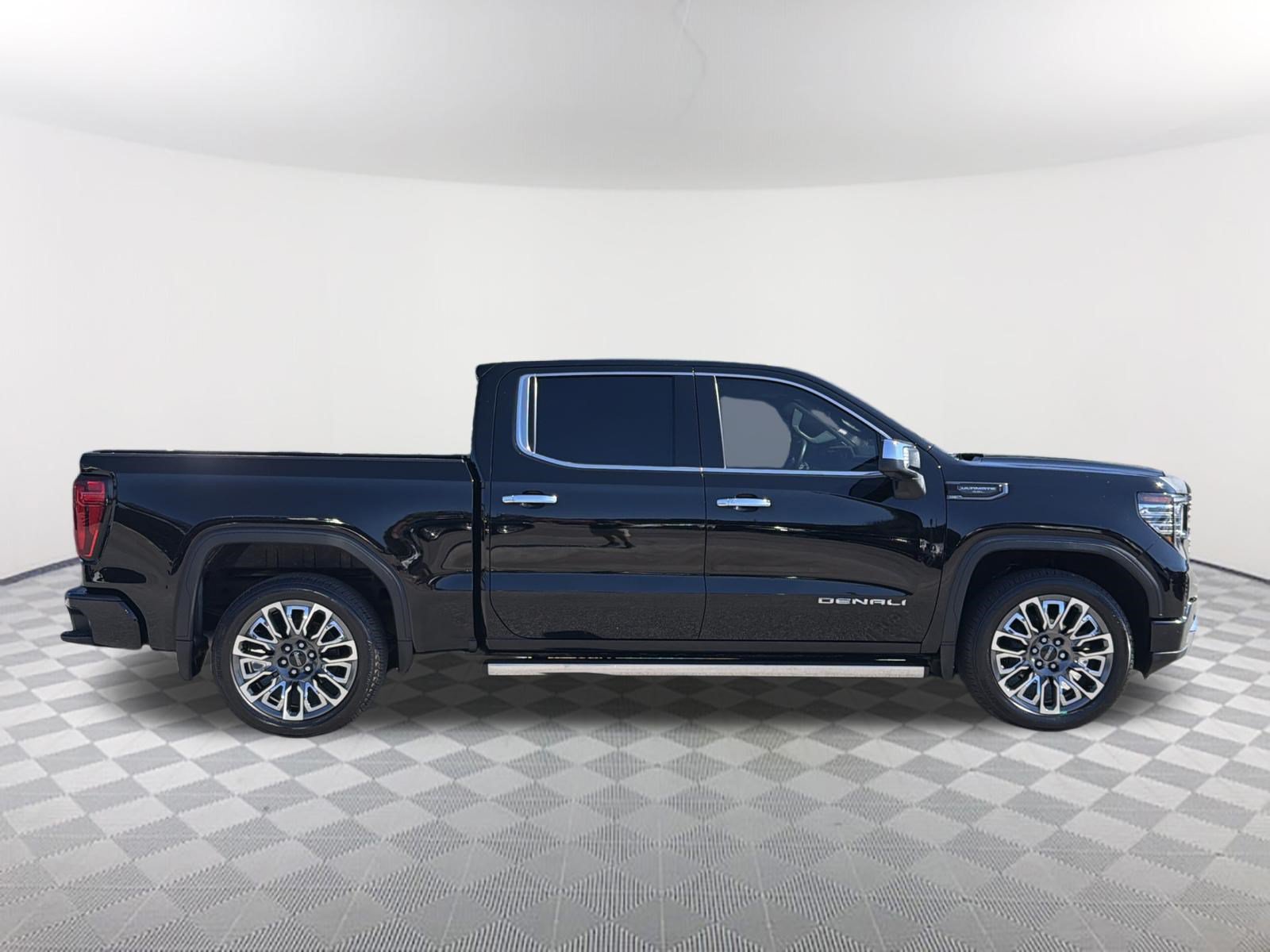 Used 2023 GMC Sierra 1500 Denali Ultimate AWD/4WD image 5