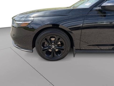 Used 2025 Honda Accord SE image 19