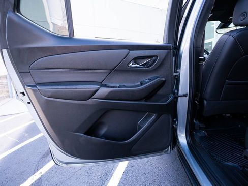 Used 2023 Chevrolet Traverse LT w/ LT Premium Package FWD image 43