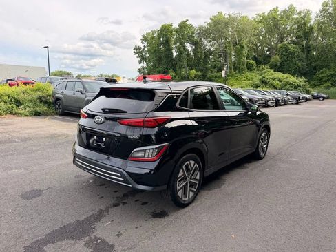 Certified 2023 Hyundai Kona Limited FWD image 3