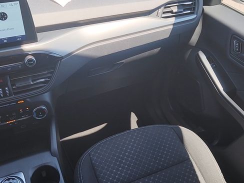 Used 2025 Ford Escape Active AWD/4WD image 6
