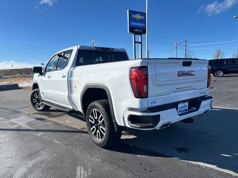 Used 2024 GMC Sierra 1500 AT4 w/ Technology Package AWD/4WD image 5