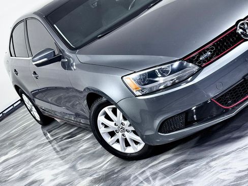Used 2014 Volkswagen Jetta SE FWD image 4