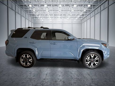 Used 2023 Toyota 4Runner SR5 Premium w/ Moonroof Package AWD/4WD image 5