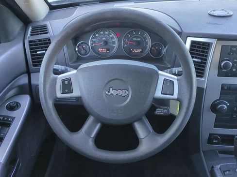 Used 2010 Jeep Grand Cherokee Laredo image 21