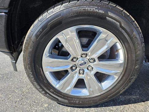 Used 2019 Ford F150 Platinum w/ Equipment Group 701A Luxury image 40