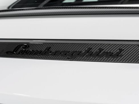 Used 2024 Lamborghini Urus Performante AWD/4WD image 59
