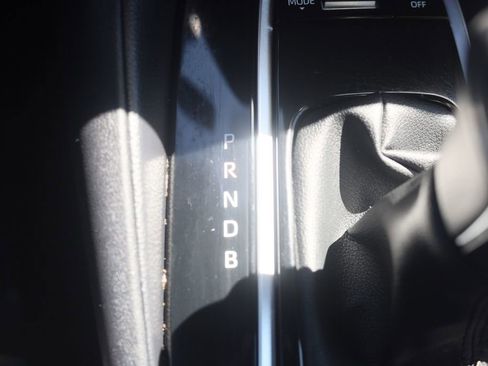 Used 2024 Toyota Corolla SE w/ SE Premium Package FWD image 22