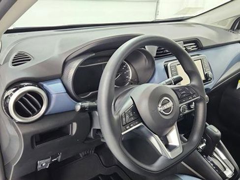 Certified 2025 Nissan Versa SV w/ Trunk Package image 13