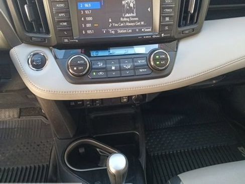 Used 2018 Toyota RAV4 Limited w/ Advanced Technology Package AWD/4WD image 39