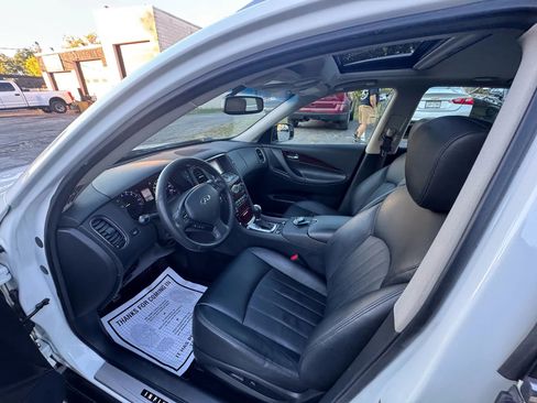 Used 2017 INFINITI QX50 AWD w/ Premium Plus Package image 14