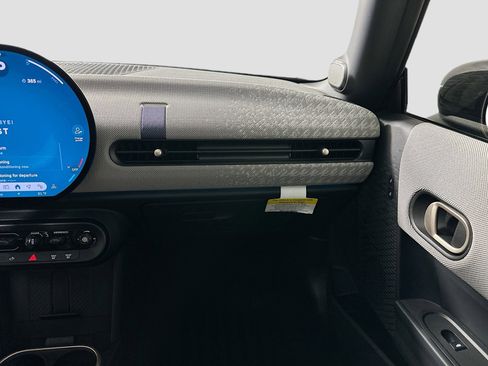 Certified 2025 MINI Cooper 2-Door Hardtop image 23